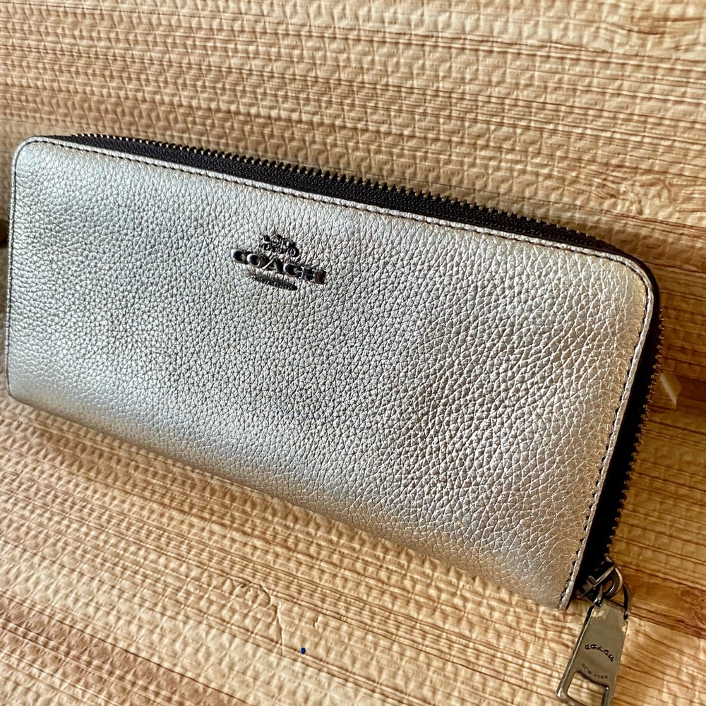 COACH Slim Accordion Zip WALLET Crossgrain Leather Brass/Metallic Soft Gold